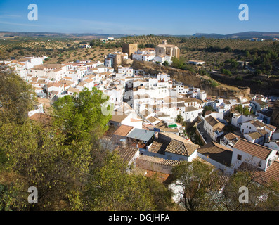 Pueblos Blancos weiß getünchten Gebäuden Setenil de Las Bodegas, Provinz Cadiz, Spanien Stockfoto
