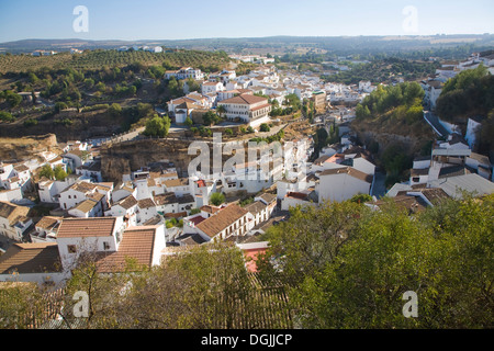 Pueblos Blancos weiß getünchten Gebäuden Setenil de Las Bodegas, Provinz Cadiz, Spanien Stockfoto