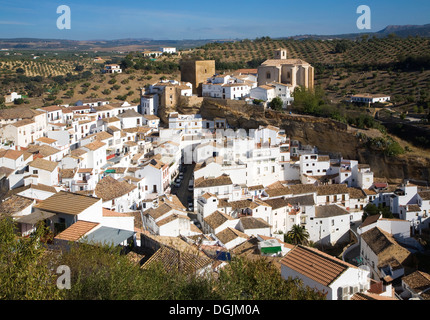 Pueblos Blancos weiß getünchten Gebäuden Setenil de Las Bodegas, Provinz Cadiz, Spanien Stockfoto