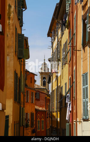 Lane, Blick auf eine Kirche, alte Stadt, Nizza, Côte d ' Azur, Frankreich Stockfoto