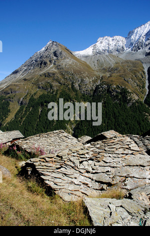 Eine traditionelle Schweizer Bergbauernhof und Alpage in Val Hérens, Wallis Stockfoto