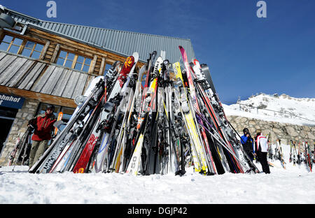 Ski-Rack auf Mt. Zugspitze, Wettersteingebirge Moutains, Werdenfels, Bayern, Oberbayern Stockfoto