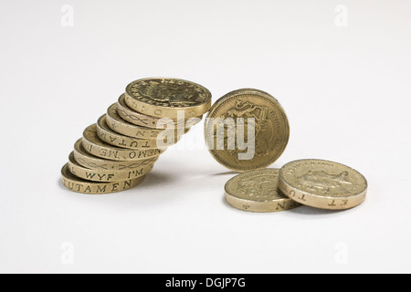 Ein Haufen von GB-Pfund-Münzen. Stockfoto