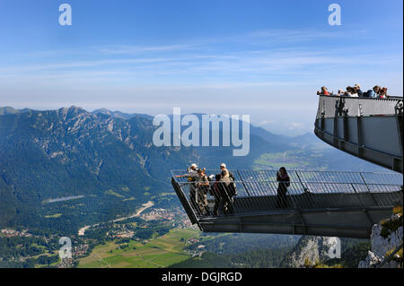 AlpspiX, Aussichtsplattform an der Alpspitzbahn Mountain Station, Alpspitze, Wettersteingebirge, Garmisch-Partenkirchen Stockfoto