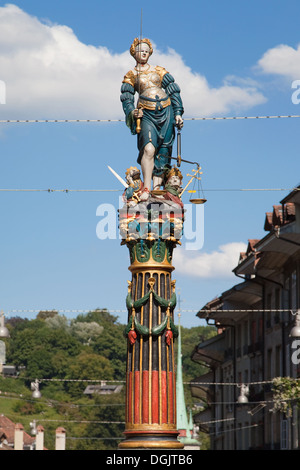 Statue des Brunnens der Justiz in Bern, Schweiz. Stockfoto
