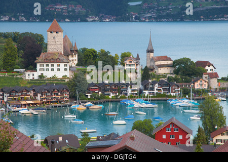 Bucht von Spiez in den Thunersee, Schweiz. Stockfoto