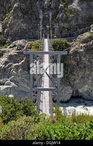 Fußgänger-Hängebrücke über die Hooker Fluss Hooker Valley gehen, Mount Cook Nationalpark, Südinsel, Neuseeland Stockfoto