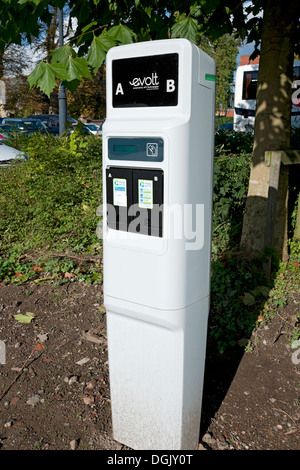 Nahaufnahme der Ladestation für Elektrofahrzeuge auf dem Parkplatz York North Yorkshire England Großbritannien Großbritannien Großbritannien Großbritannien Großbritannien Großbritannien Großbritannien Großbritannien Großbritannien Großbritannien Großbritannien Großbritannien Großbritannien Großbritannien Großbritannien Großbritannien Großbritannien Großbritannien Stockfoto