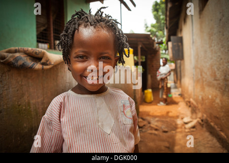 Junge Schulkind in Entebbe, Uganda, Ostafrika. Stockfoto