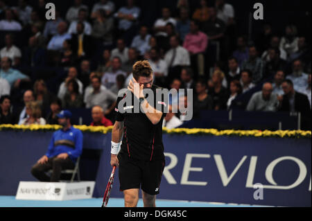 Basel, Schweiz. 22. Oktober 2013. Stanislas Wawrinka in der 1. Runde der Swiss Indoors in St. Jakobshalle am Dienstag enttäuscht. Foto: Miroslav Dakov/Alamy Live-Nachrichten Stockfoto