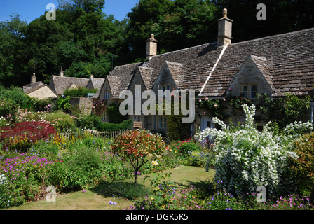 charmante Ferienhäuser in Cotswolds in Bibury, Vereinigtes Königreich Stockfoto