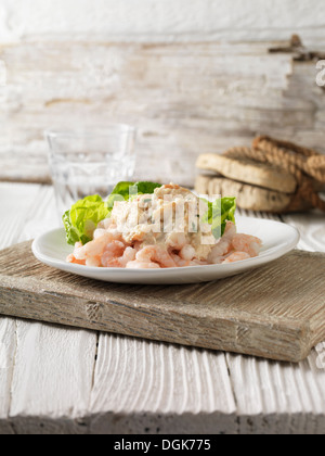 Garnelen und Krabben cocktail mit Kleinod Salat Stockfoto