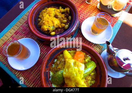 Tajine und marokkanischen Minztee, Marrakesch, Marokko, Nordafrika Stockfoto