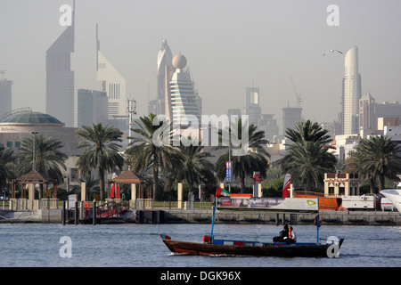 Eine Ansicht der Abra Kreuzung am Dubai Creek. Stockfoto