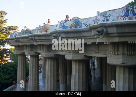 Parc Güell (komplexe Balkenholz von Antoni Gaudi), Barcelona, Katalonien, Spanien. Stockfoto