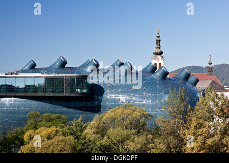 Erhöhten Blick auf das Museum für zeitgenössische Kunst Kunsthaus Graz. Stockfoto