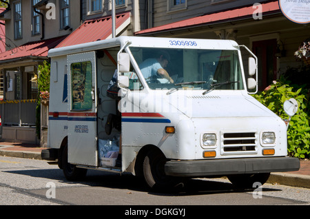 Elektrische uns Postal Service LKW liefern. USA. Stockfoto