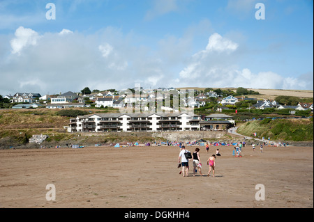 Bigbury am Meer South Devon England UK Strand und Ferienhäuser mit Blick aufs Meer Stockfoto