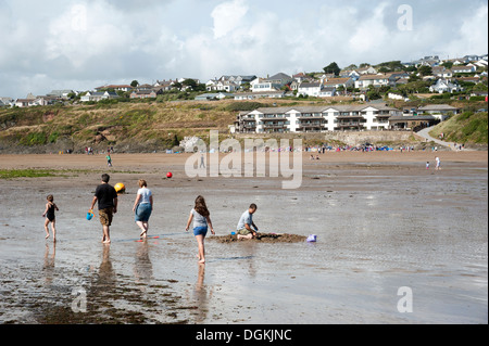 Bigbury am Meer South Devon England UK Strand und Ferienhäuser mit Blick aufs Meer Stockfoto