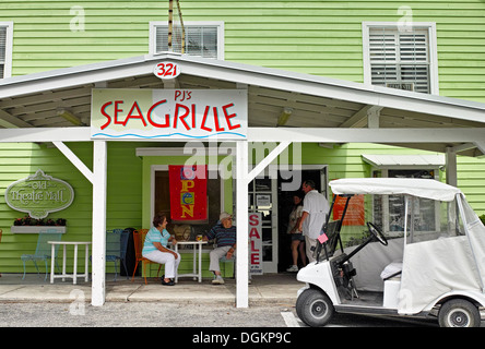 Fassade eines Restaurants in Boca Grande auf Gasparilla Island im Südwesten von Florida. Stockfoto