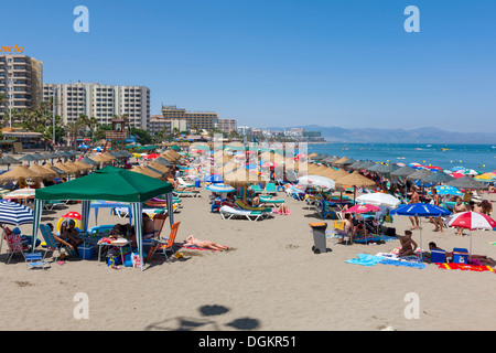 Benalmadena Strand an der Costa Del Sol. Stockfoto