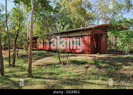 Outback Hotel in ausgedienten Eisenbahnwaggons, Eisenbahn Wagen Unterkunft, Undara Volcanic National Park, Undara, Queensland Stockfoto