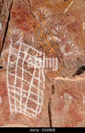 Aborigines Schablone Gemälde und Freihand-Zeichnungen aus dem Stamm der Karingbal und Bidjara Menschen Stockfoto