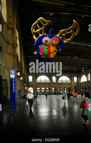 Engel, ein Kunstwerk von Niki de Saint Phalle, im Hauptbahnhof Zürich, Schweiz, Europa Stockfoto