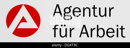 Schild mit Logo: Agentur Fuer Arbeit oder Arbeitsagentur Stockfoto