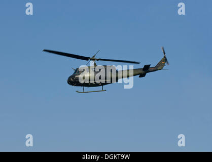 Bundeswehr, Bundeswehr, Bell UH - 1D HUEY Hubschrauber im Flug, PublicGround Stockfoto