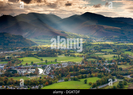 Blick vom Gipfel von Latrigg über Tal Borrowdale in Richtung Grisedale Pike in den Lake District National Park. Stockfoto