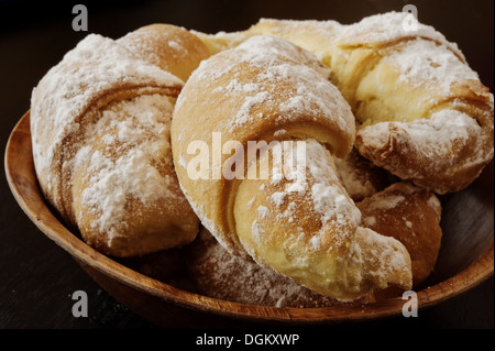 Bestreut mit Puderzucker süßes Gebäck Stockfoto