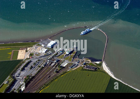 Luftbild, Puttgarden Fährhafen Puttgarden, Insel Fehmarn, Schleswig-Holstein, Deutschland Stockfoto
