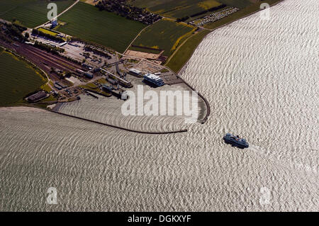 Luftbild, Puttgarden Fährhafen Puttgarden, Insel Fehmarn, Schleswig-Holstein, Deutschland Stockfoto