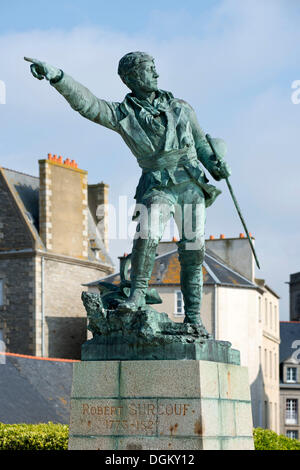 Denkmal für den Seemann Robert Surcouf an seinem Geburtsort, Saint-Malo, Bretagne, Frankreich, Europa Stockfoto