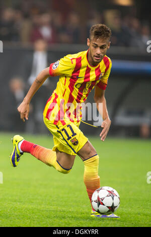 Mailand, Italien. 22. Oktober 2013. Neymar (Barcelona) Fußball / Fußball: UEFA Champions League-Gruppe H-Match zwischen AC Milan 1-1 FC Barcelona im Stadio Giuseppe Meazza in Mailand, Italien. © Maurizio Borsari/AFLO/Alamy Live-Nachrichten Stockfoto