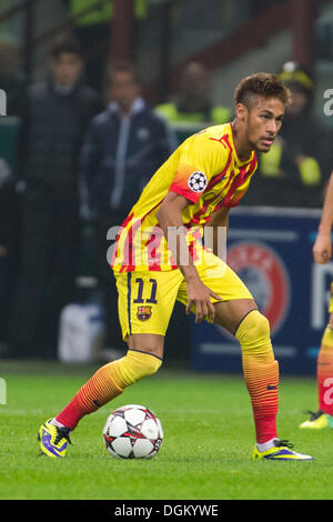 Mailand, Italien. 22. Oktober 2013. Neymar (Barcelona) Fußball / Fußball: UEFA Champions League-Gruppe H-Match zwischen AC Milan 1-1 FC Barcelona im Stadio Giuseppe Meazza in Mailand, Italien. © Maurizio Borsari/AFLO/Alamy Live-Nachrichten Stockfoto