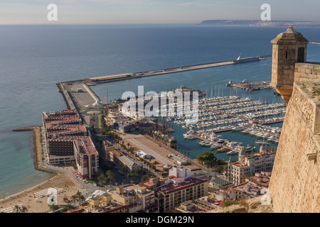 Spanien Alicante, Blick auf Marina & Melia Hotels von Santa Barbara Burg Stockfoto