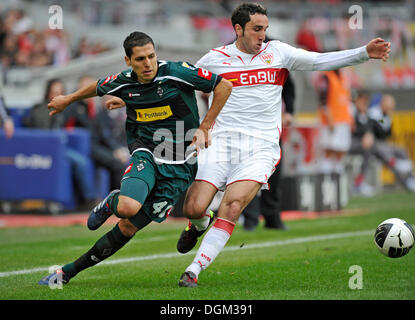 Duell, Cristian Molinaro, Spieler der deutschen Fußball-club VfB Stuttgart auf der rechten Seite vs. Karim Matmour, Spieler von Borussia Stockfoto