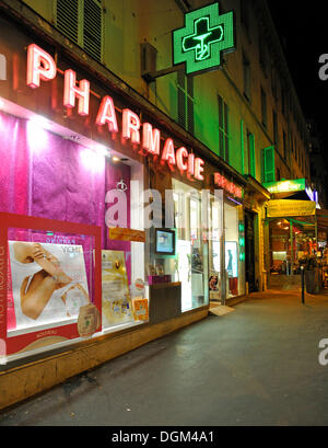 Nachtaufnahme, Pharmacie oder Apotheke, Paris, Frankreich, Europa Stockfoto