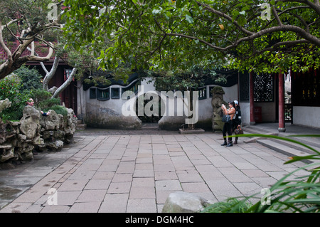 Yu-Garten (Garten der Glückseligkeit oder Garten des Friedens) in alte Stadt von Shanghai, China Stockfoto