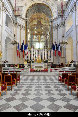 Innenraum mit Chor und Altar, Soldat s Kirche oder die Kirche von Saint-Louis des Invalides, L'Hôtel national des Stockfoto