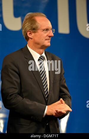 Beifall von Oberbürgermeister Dr. Wolfgang Schuster, CDU, Stuttgart, Baden-Württemberg, PublicGround Stockfoto