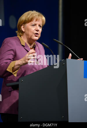 Rede von Bundeskanzlerin Dr. Angela Merkel, CDU, Stuttgart, Baden-Württemberg, PublicGround Stockfoto