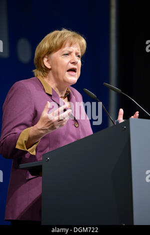 Rede von Bundeskanzlerin Dr. Angela Merkel, CDU, Stuttgart, Baden-Württemberg, PublicGround Stockfoto