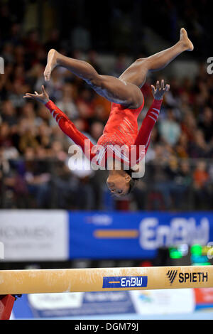 Turnerin Elisabeth Preis, USA, am Schwebebalken, EnBW Gymnastics World Cup 2012, Porsche-Arena, Stuttgart Stockfoto