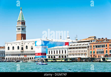 Bacino di San Marco, San Marco Becken, Campanile, Dogenpalast, Palazzo Ducale, Piazzetta San Marco, dem Markusplatz, Venedig Stockfoto
