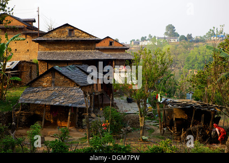 Landhäuser in Bandipur, einem alten Newari-Bergstation (Bergdorf), Bandipur, Tanahu Bezirk, Nepal, Asien Stockfoto