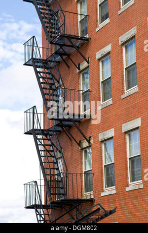 Wohnhaus mit Notausgang in Boston, Massachusetts, New England, USA Stockfoto