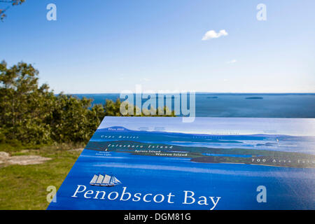 Mit Blick auf den Atlantischen Ozean von battie in Camden Hills State Park Mount, Maine, New England, USA Stockfoto